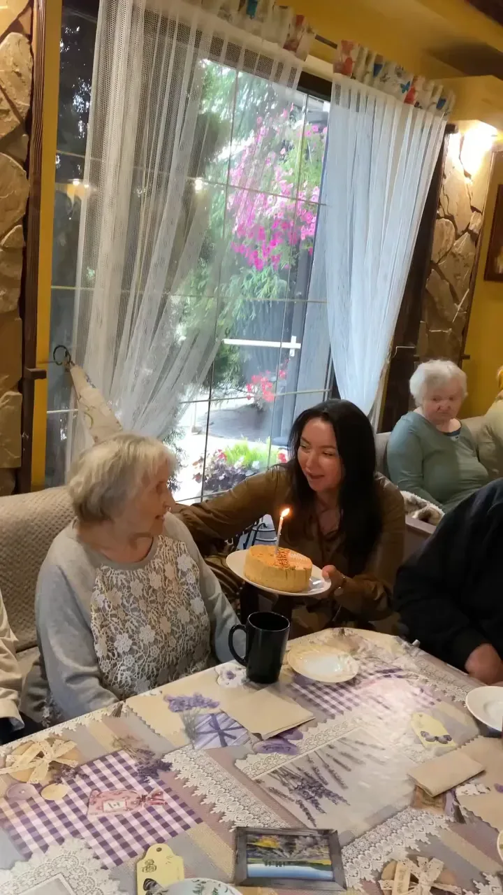 За спільним столом